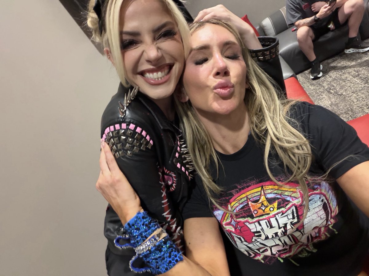 Era_Of_Bliss's tweet photo. #365DaysofBliss😇
Day 2️⃣6️⃣9️⃣ Post a Fav Pic/Gif of @AlexaBliss_WWE ⭐️ https://t.co/7OikdEpfSS