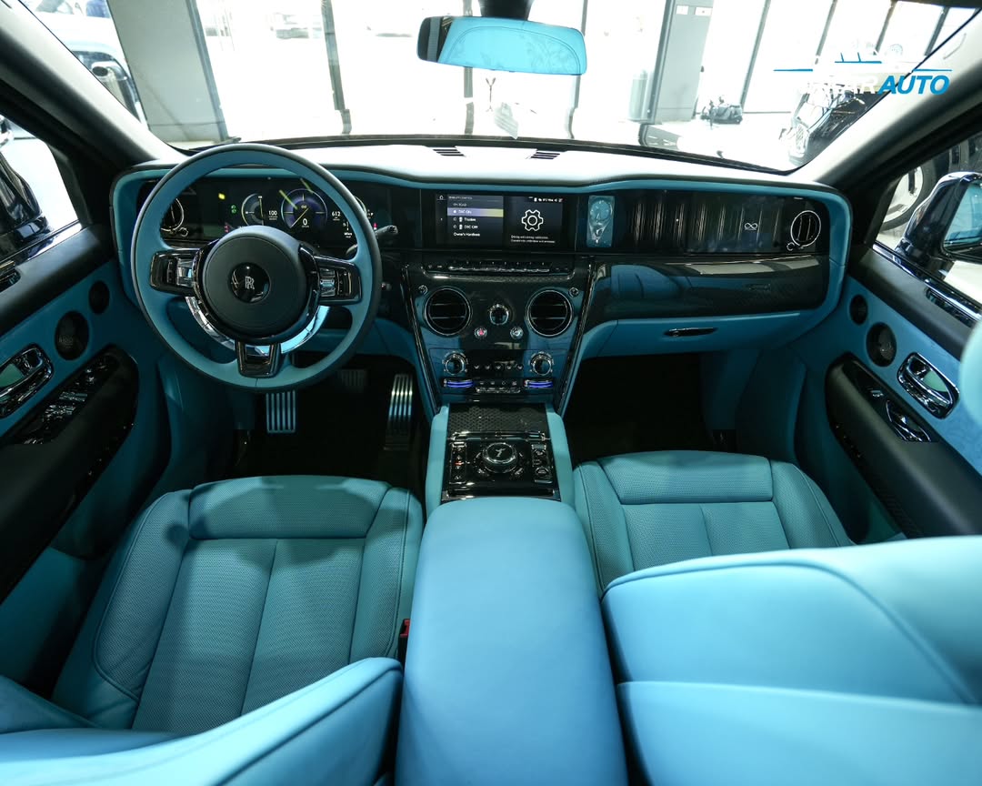 Venosier's tweet photo. Rolls Royce Cullinan black badge 🖤 https://t.co/GI86jKQAU0
