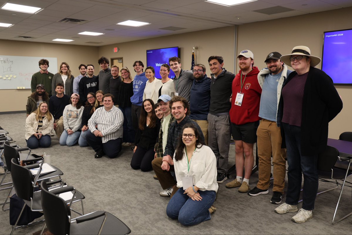 MaggieG603's tweet photo. 38 days until Election Day. 

Grateful to spend some time with Beth and the amazing team at Organize NH for their final in-person training. We are so lucky to have such amazing organizers doing the hard work of democracy one conversation at a time. Keep knocking. Keep calling. Keep listening. Keep showing up! 🇺🇸