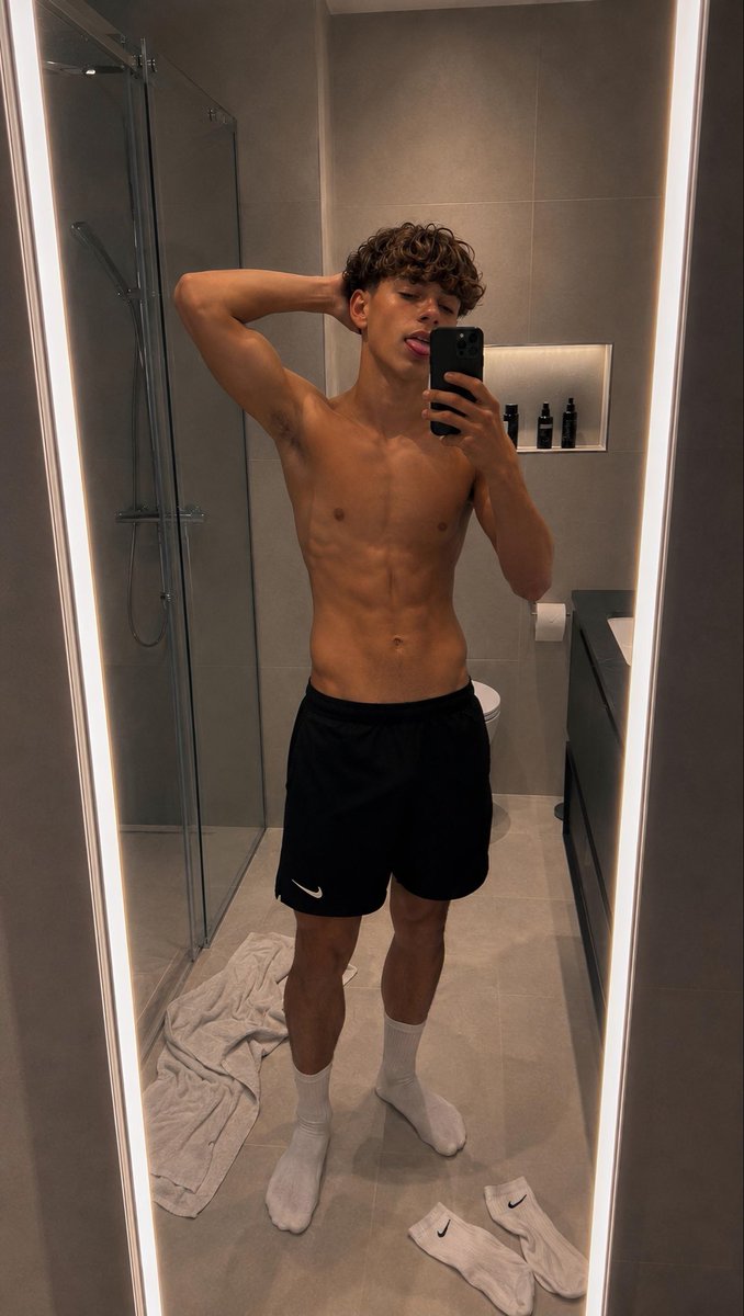 Benni1616's tweet photo. Link in bio 💦😝🍑🍆 #twink #gay https://t.co/eFW1I1ZJNC