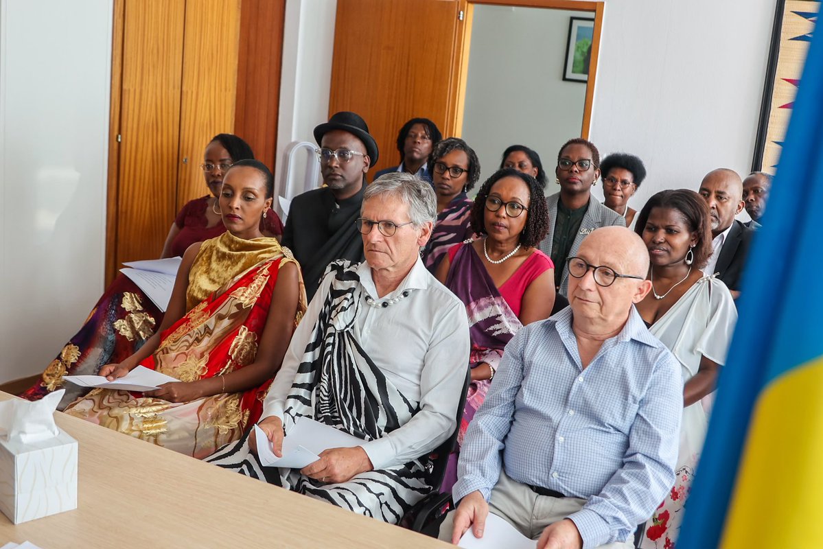 RwandaInGeneva's tweet photo. A Rwandaful day at the Embassy yesterday, as three new citizens took the oath of Rwandan nationality, strengthening their deep connection to Rwanda, its history, values and future.

Une belle journée à l’Ambassade hier, au cours de laquelle trois nouveaux citoyens ont prêté serment de nationalité rwandaise, renforçant ainsi leur lien profond avec le Rwanda, son histoire, ses valeurs et son avenir.

Tubahaye ikaze  mu muryango w’Abanyarwanda 🇷🇼