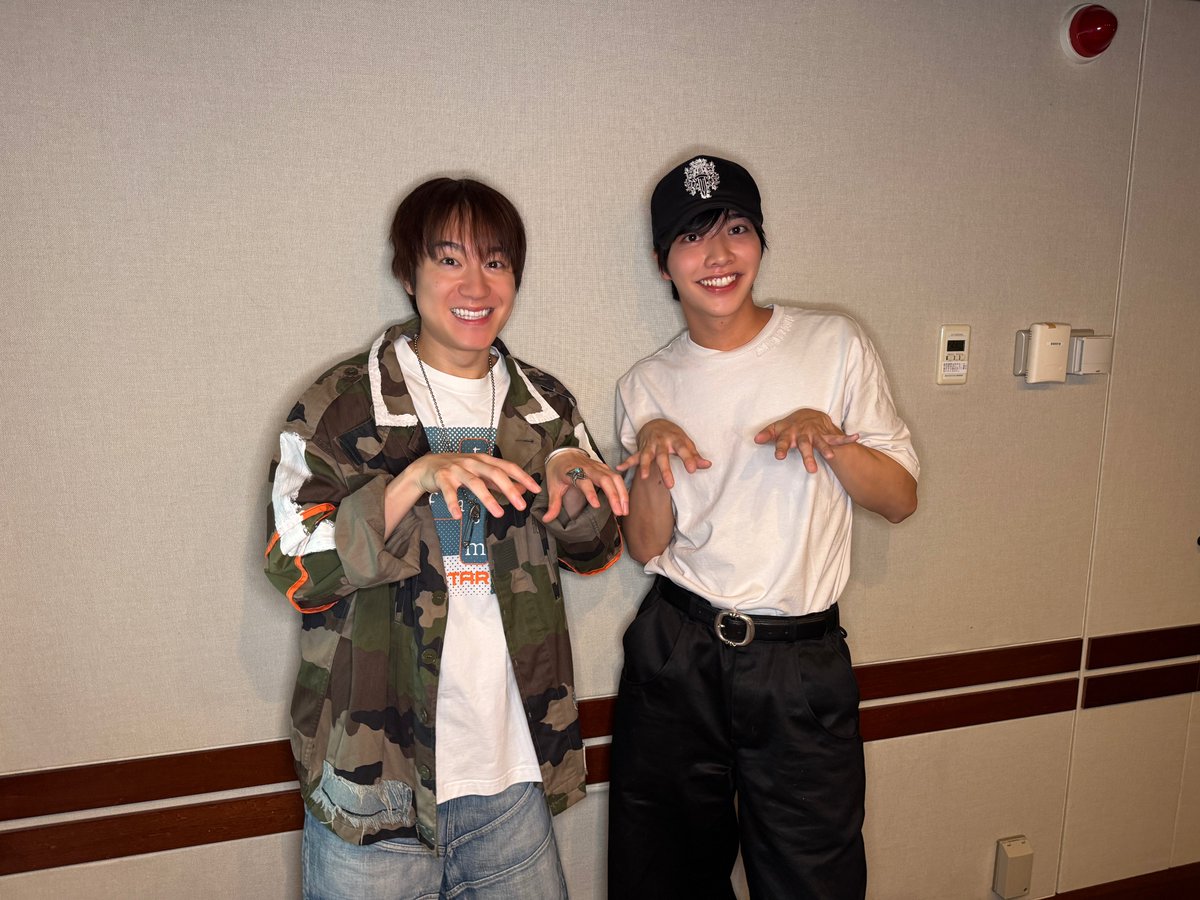 7mpickup_tfm's tweet photo. 今日の担当：椿泰我＆松井奏🧡💛

「IMP.の #IMPickup」今日も放送！📡
9月28日、今日はなんの日でしょう？？

#椿泰我 #松井奏 がピックアップ☑️
今日は「パソコン」にまつわる日💻
ふたりがついつい憧れちゃうアノしぐさとは…？

📻https://t.co/NXJxgGWN9e

#IMP. @_7mp_official_ #TOKYOFM #JFN https://t.co/xgzFZTizqE