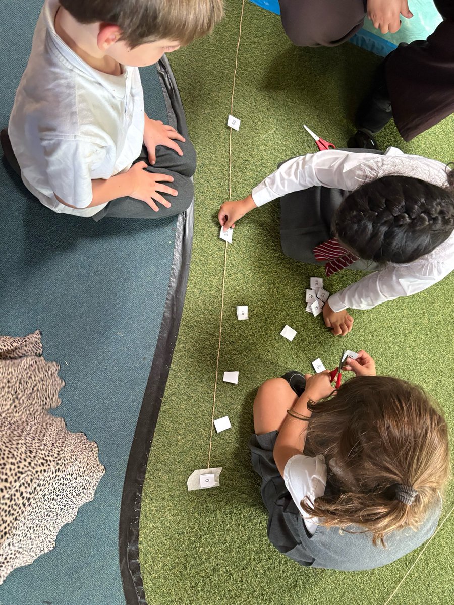 MrsAndrewsBH's tweet photo. Working in teams to estimate and place numbers on a number line to 100. Lots of great mathematical discussions going on in Y2! @busheyheathjm @msmcclureBH #BusheyHeathMaths https://t.co/xoUZpCePCE