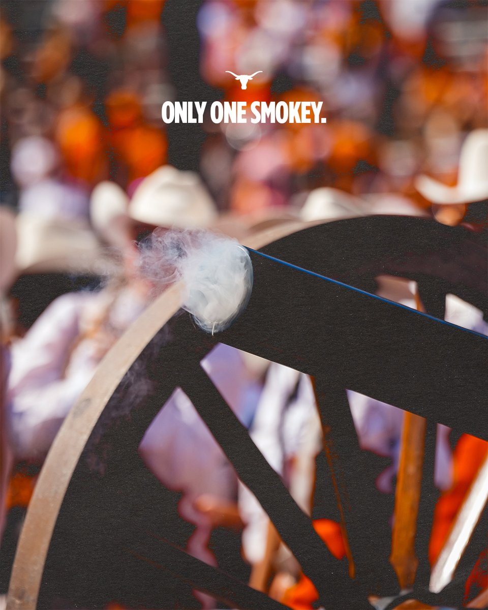 TexasLonghorns's tweet photo. the one and only 🤘 

#HookEm https://t.co/O5RSTHATzi