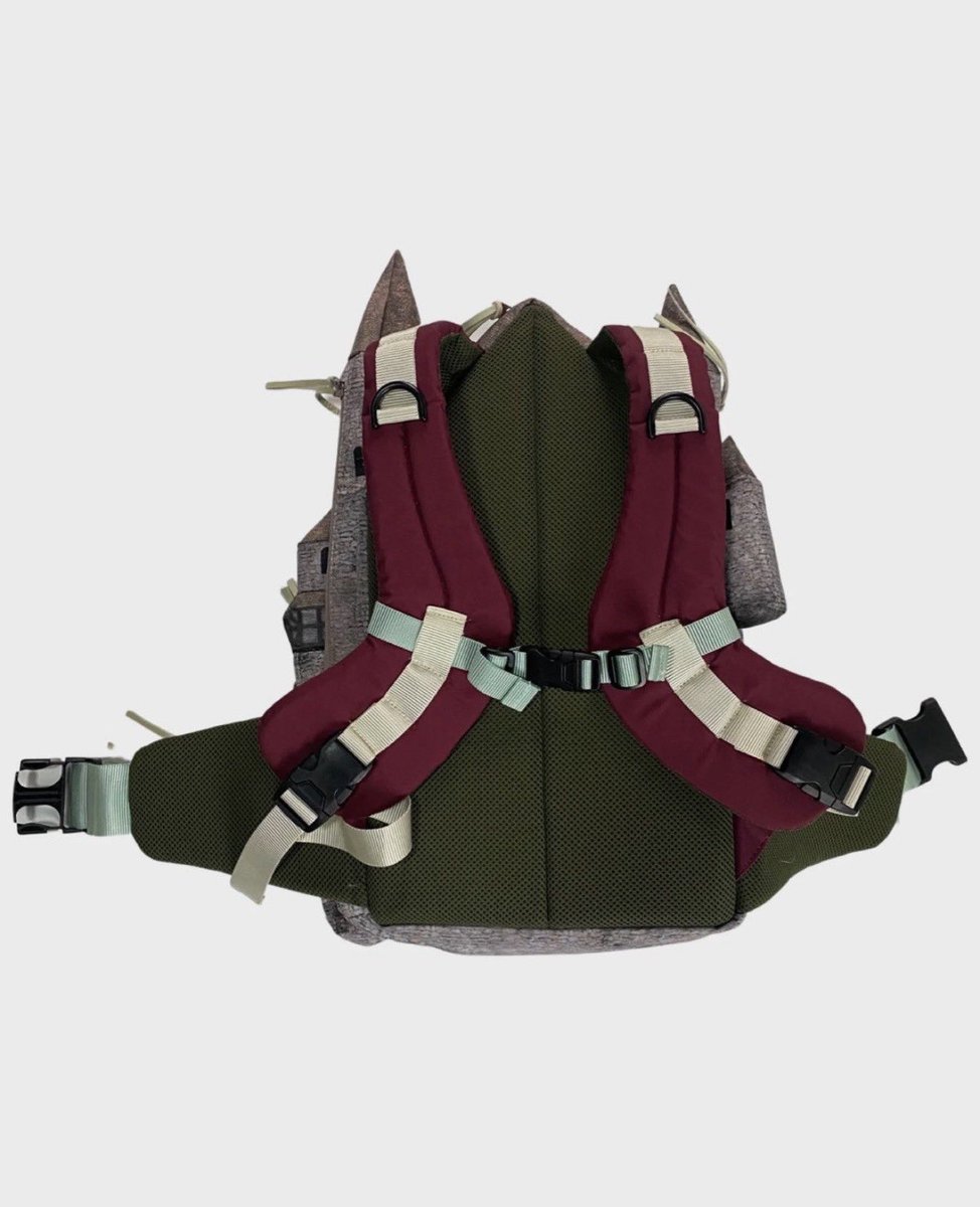 freebillin's tweet photo. Kai Cenat wearing Undercover SS16 “Evil Clown” Castle Backpack (2026). https://t.co/bXPpiYg4Fk
