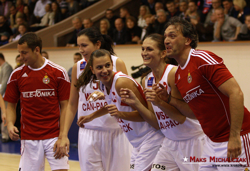8Samuraj's tweet photo. @quenek010 @Wisla_Basket @mzietara7 To był turniej dla D. Zastawnego "Pomagamy Darkowi" https://t.co/j5DszBbd1F