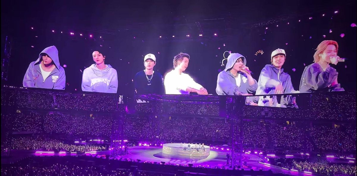 johnsmithczxq's tweet photo. @AboutMusicYT Man this is not a question , of course BTS 🔥💜💜 https://t.co/QY4RMD5ocz