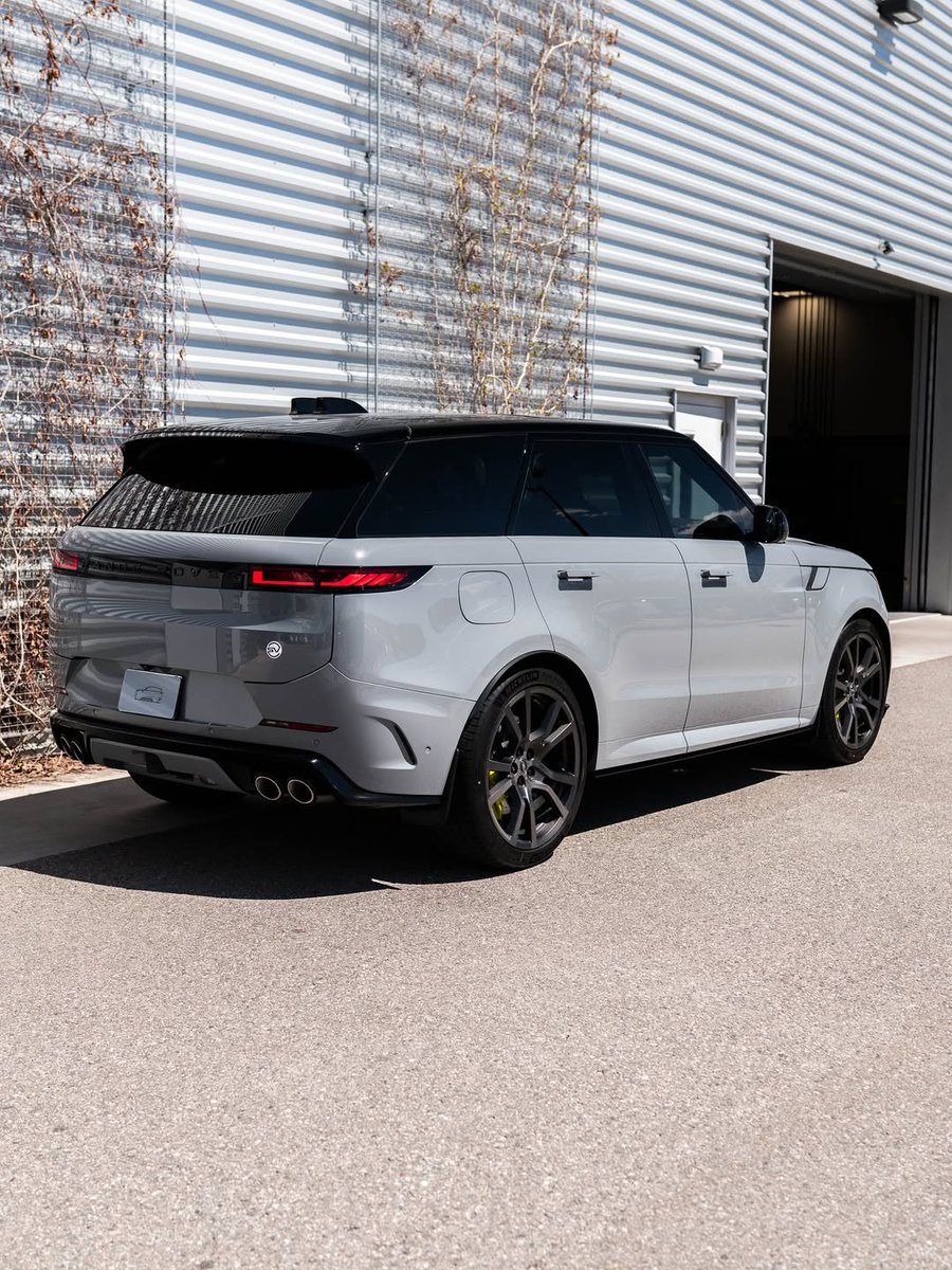 Venosier's tweet photo. Range Rover SV https://t.co/kKXG5u2fX2