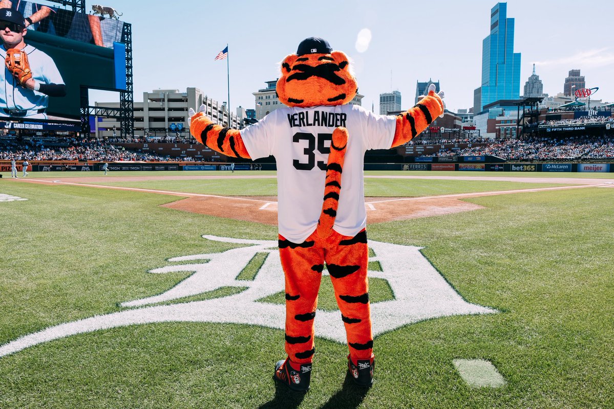 PAWSDetroit's tweet photo. https://t.co/8l6ntwaYcl