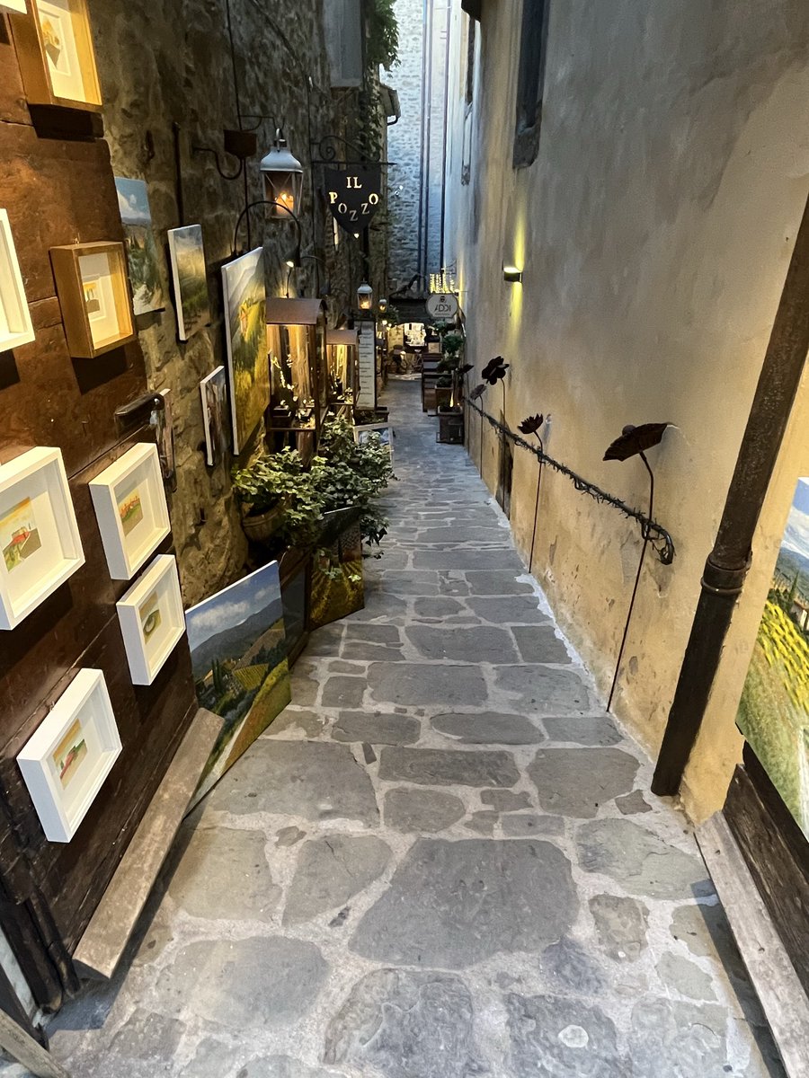 JohnMFodera's tweet photo. More sights around Cortona. #RusticTuscanyTour https://t.co/YmCqBbAWof