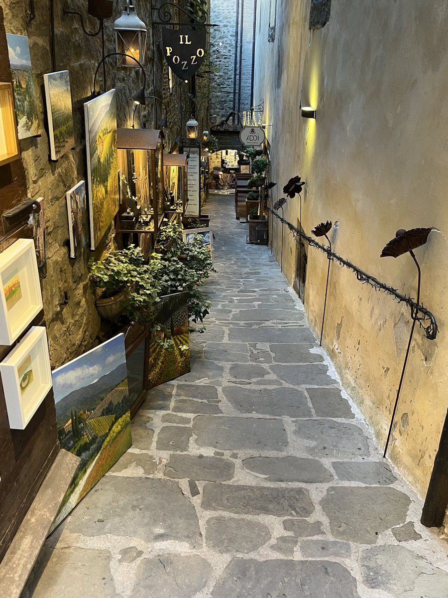 JohnMFodera's tweet photo. More sights around Cortona. #RusticTuscanyTour https://t.co/YmCqBbAWof