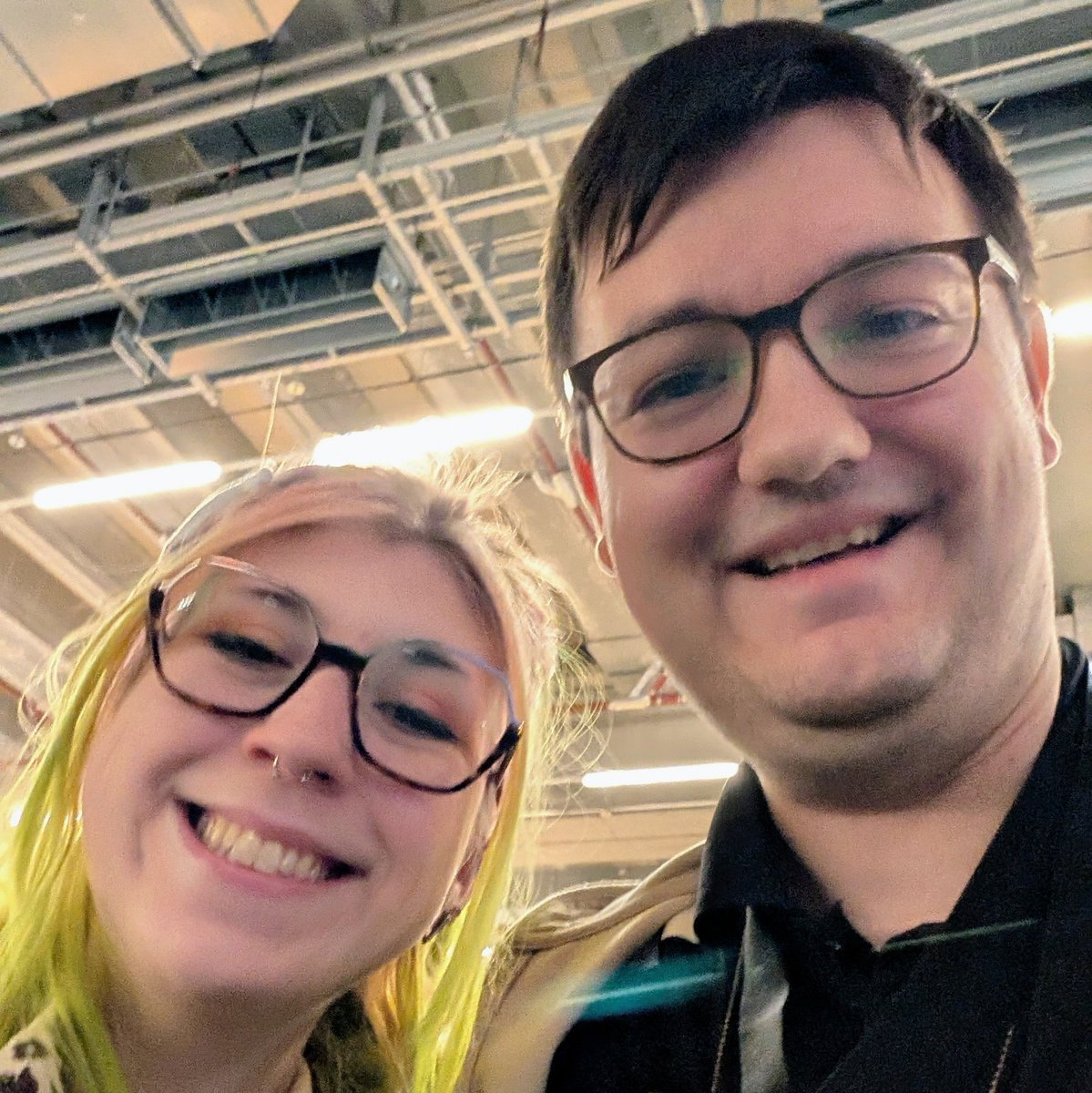 53MarcOMaster35's tweet photo. Finished with day 1. My legs hurt, but it was a great first day at sides for me. Also met @omni_joe &amp; @Pumpkaamy for a quick photo. Can't wait for day 2 action tomorrow 🫶 https://t.co/n11CvDStuz