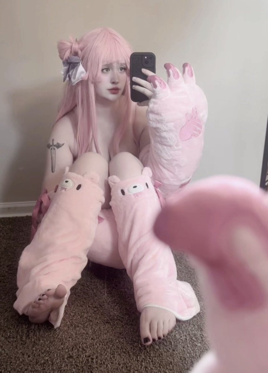 succuvamps's tweet photo. cute gloomy doro!! 🎀 #nikke https://t.co/6STLe0P9Of