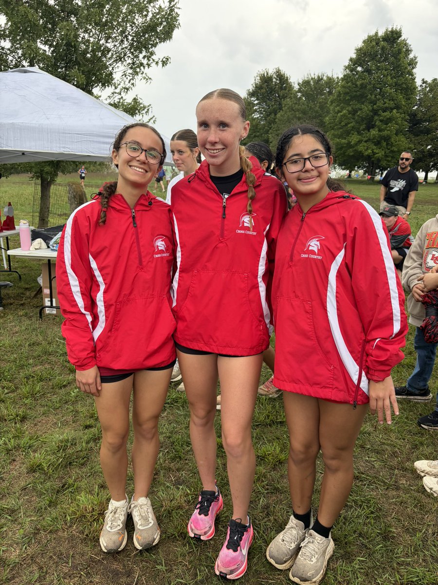 EhighAthletics's tweet photo. πββοΈπββοΈ Strong showing at Rim Rock!
π₯ Emma Beatty β 3rd
π Madison Evans β 10th
π
Ivanna Orduno β 22nd
π
Walker Metcalf β 15th
Congrats to all of our Spartan runners who competed today! #SpartanPride #EHSXC https://t.co/vQfH7hhmmn