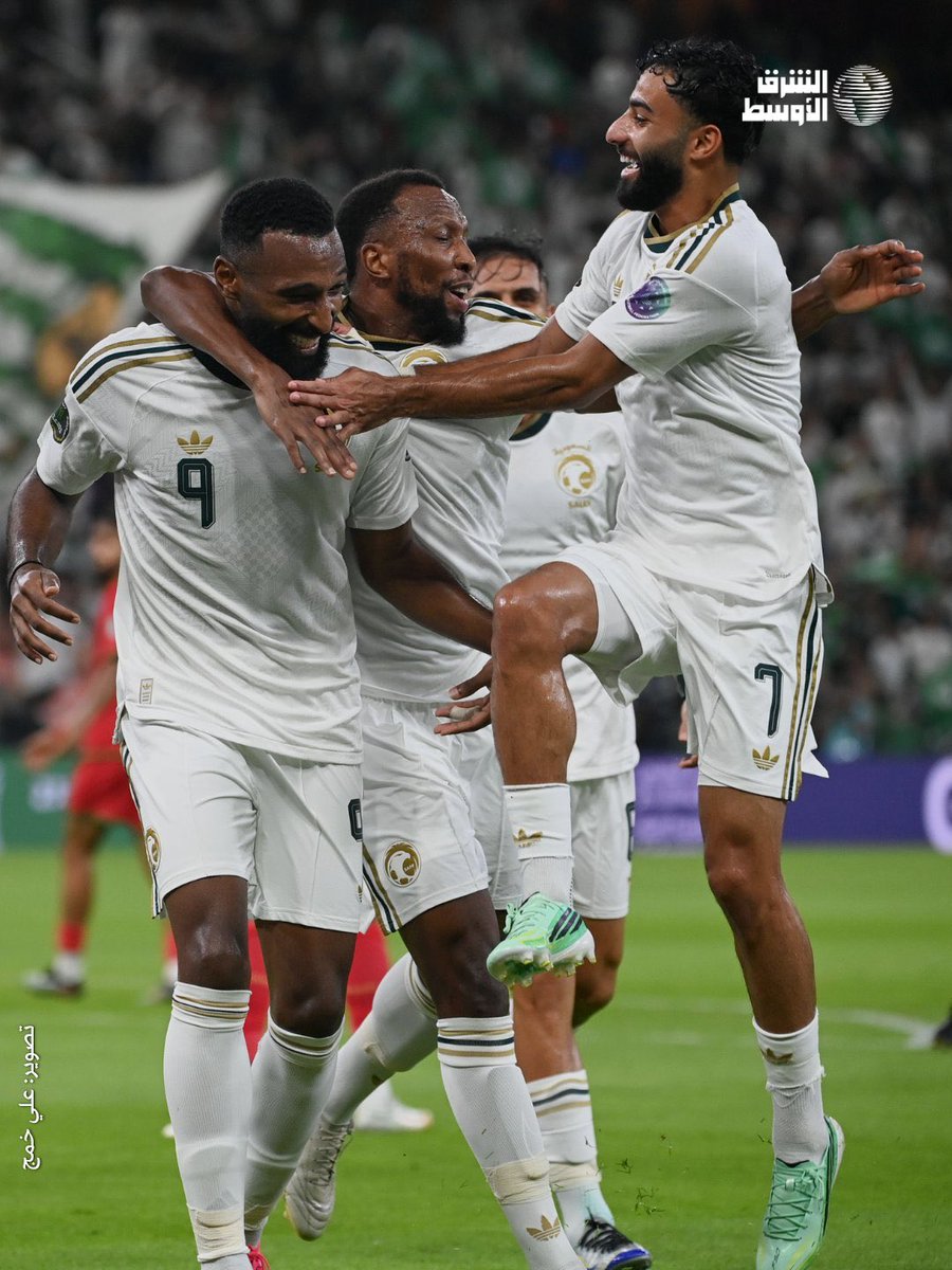 AFC4NET's tweet photo. 🚨🚨|| عـاجل — رسميًـا :

السعودية تتأهل لنصف نهائي كأس الخليج 🇸🇦🔥 https://t.co/sAvhVXKSRp