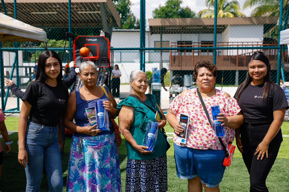 TejidoSocialSv's tweet photo. 🤝🏻 | Hoy fuimos parte del Gabinete Móvil de @GobernacionSV en Ciudad Futura, Cuscatancingo acercando diferentes servicios y atención a la comunidad. 🧑‍🧑‍🧒‍🧒🏘️

Desde nuestra dirección, los CUBO y @CIIESV nos sumamos a esta jornada para estar más cerca de las familias, escuchar sus necesidades y facilitar el acceso a oportunidades, orientación y bienestar en un mismo lugar. 

#TejidoSocial | #ElSalvador