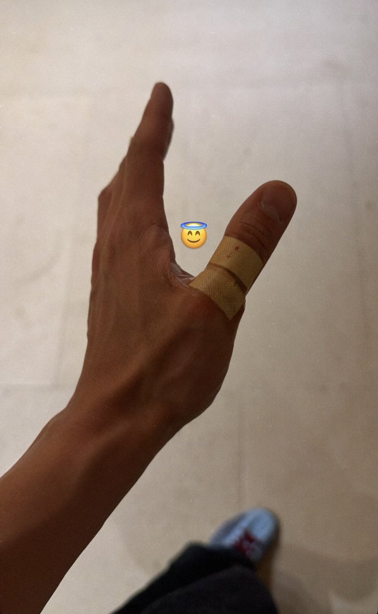 b1tesize's tweet photo. wooyoung 2026 chuseok adventures so far:
- petted a cat (not his)
- bit by a cat (not his)
- bounded with a kid (not his) https://t.co/kj6Emq6tUP