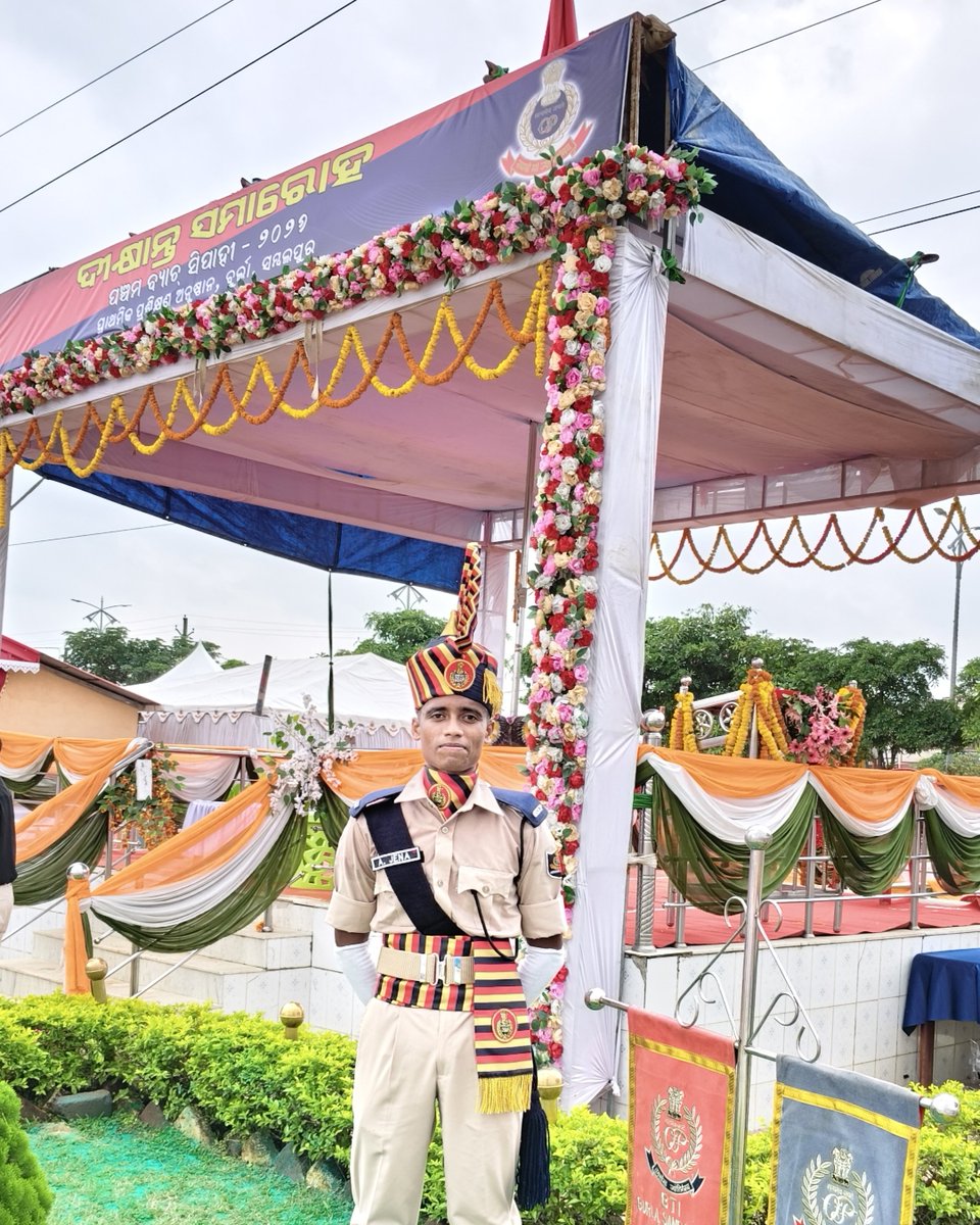 Ashutosh_0508's tweet photo. ଦୀକ୍ଷାନ୍ତ ସମାରୋହ-୨୦୨୬ ✨️
#passingoutparade https://t.co/aZ4ZdUakID