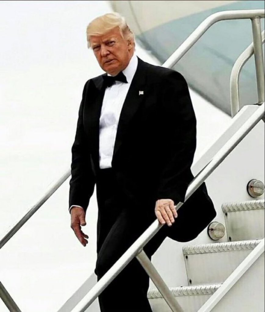rocket___man___'s tweet photo. Do you believe Donald Trump will Make America Great Again? 

A. Yes
B. No https://t.co/8rz9uIb5Nf