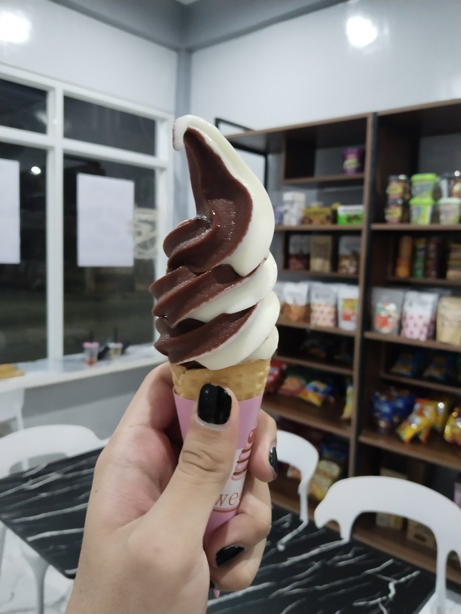 itsmefuuka's tweet photo. Hello there have ice cream https://t.co/RNfwVyT90H