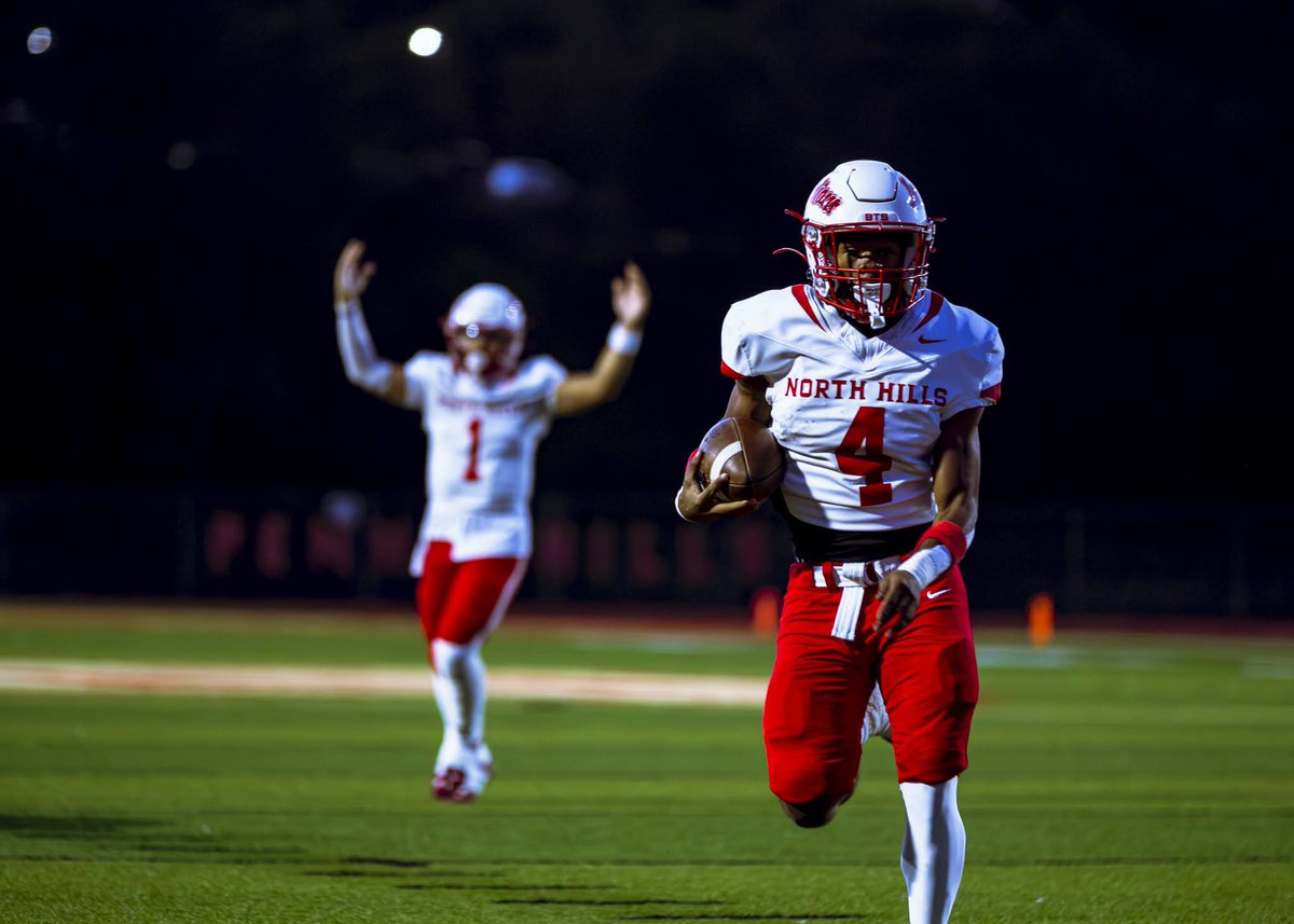 DJslags's tweet photo. Got the chance to take pics at my alma mater (Penn Hills) last night during our homecoming game and got one of the best action shots I've taken in awhile.

North Hills QB #1 Bo Wilcox in the background celebrating a WIDE OPEN run for RB #4 Mikeal Glenn leading to a TD.
Final score was 43-9 North Hills. Broke my heart a little 😅🫠