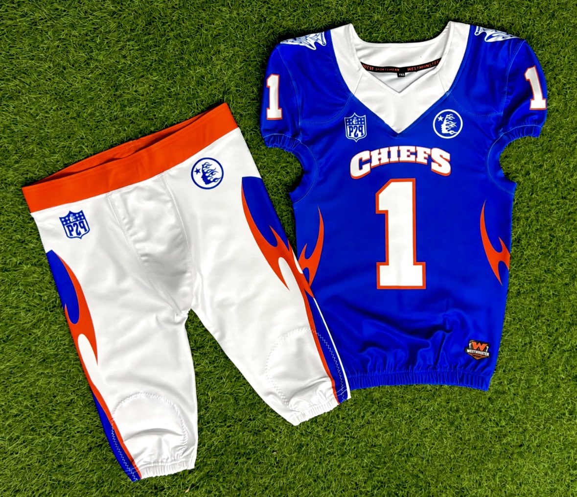 DoeBoyOfficial's tweet photo. Thank you Hellstar for redesigning my neighborhood football team 💙🦅 https://t.co/Fa7zjqO1eW