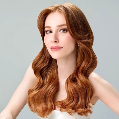 KarismaNatural's tweet photo. Terminei de ver a série "conheço você" e percebi q a atriz q faz a Funda (Elçin Sangu), seria uma ótima Jean Grey https://t.co/cqEjQNVugo