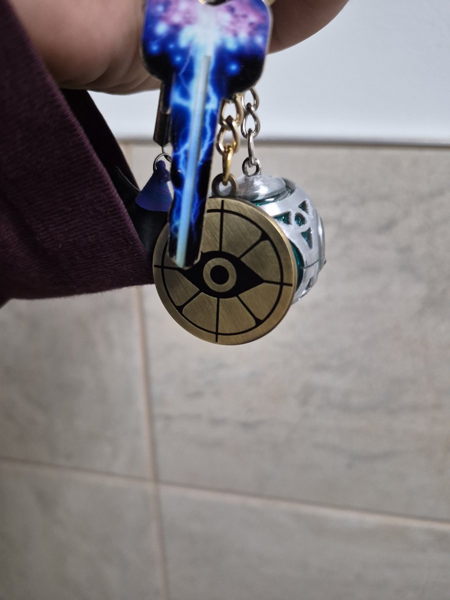 YaoiSevenDL's tweet photo. My keychain is pure aura :D #deadlock https://t.co/sxae7bBOkz