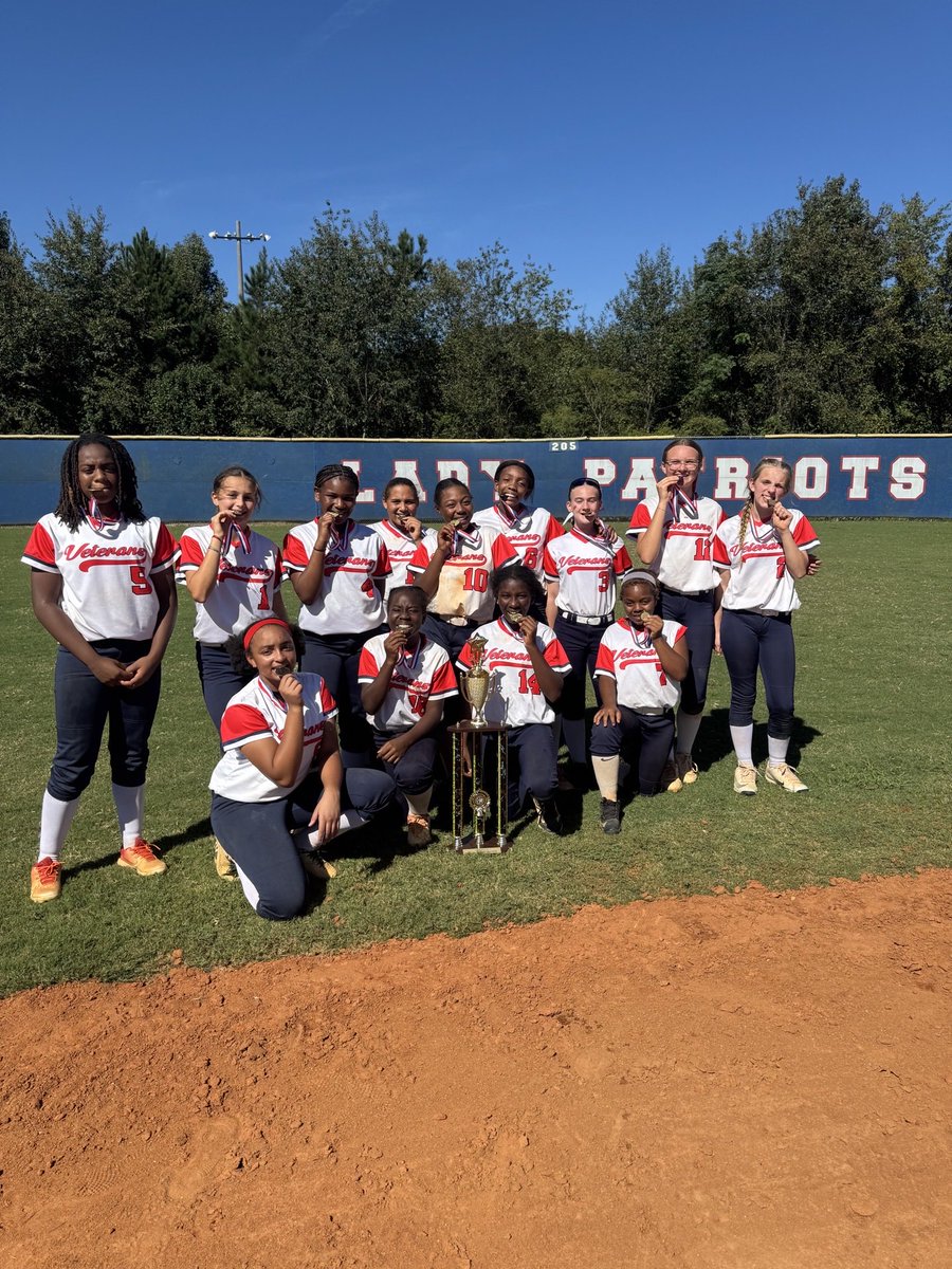 iam_MarlonG's tweet photo. Back2Back NewRock Champs!!!! @VMMS_Generals https://t.co/3IroALjfMK
