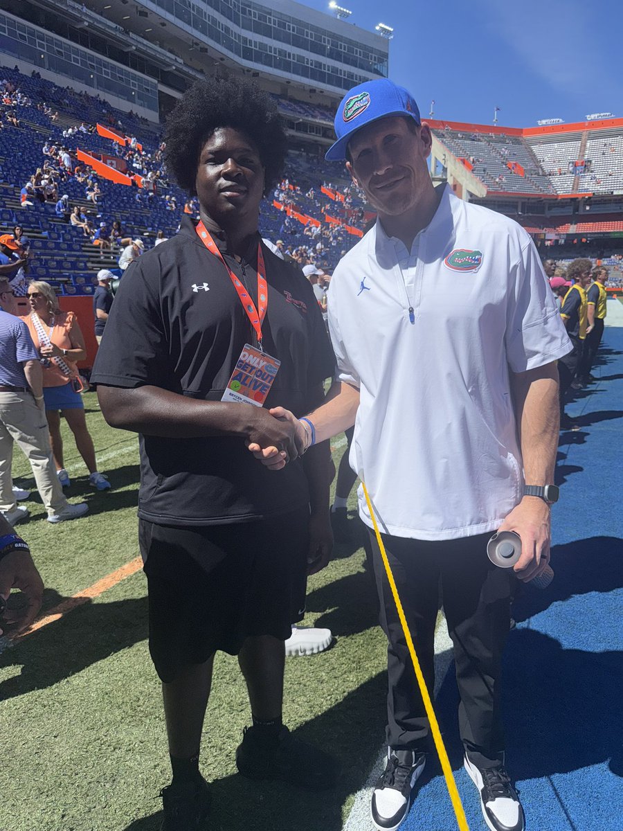BrycenJohnson71's tweet photo. Beyond Blessed to have received an 🅾️ffer from the University of Florida 

@CoachTrautFB @ColeHeard_FB @jackhunt_12 @WARRIORNATION20 @RecruitWarriors @coachmarkf @CoachDChapman30 @JHaglerDBZ @HallTechSports1 @AL_Recruiting @AL6AFootball @ScoutFball https://t.co/20iUFov7AG