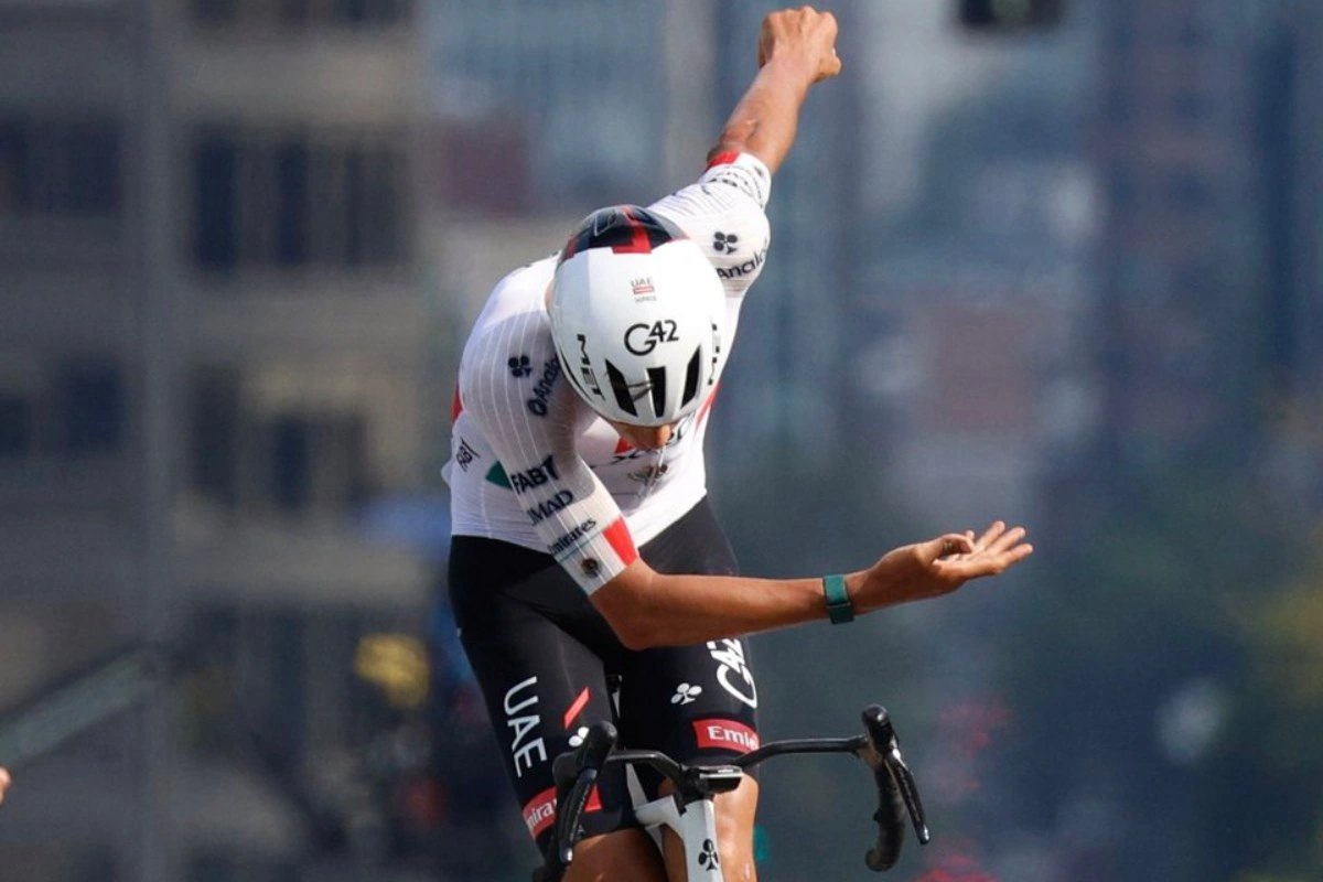 OlimpismoMex's tweet photo. Mañana es el día

Isaac del Toro🇲🇽 y el equipo mexicano por la primera medalla mundial en ruta en la historia del país.

Carrera repleta de estrellas y completamente abierta por la ausencia de Pogacar.

Prácticamente mismo trazado del GP de Montreal que ganó Isaac hace unos días. https://t.co/FvIN7x6FIY