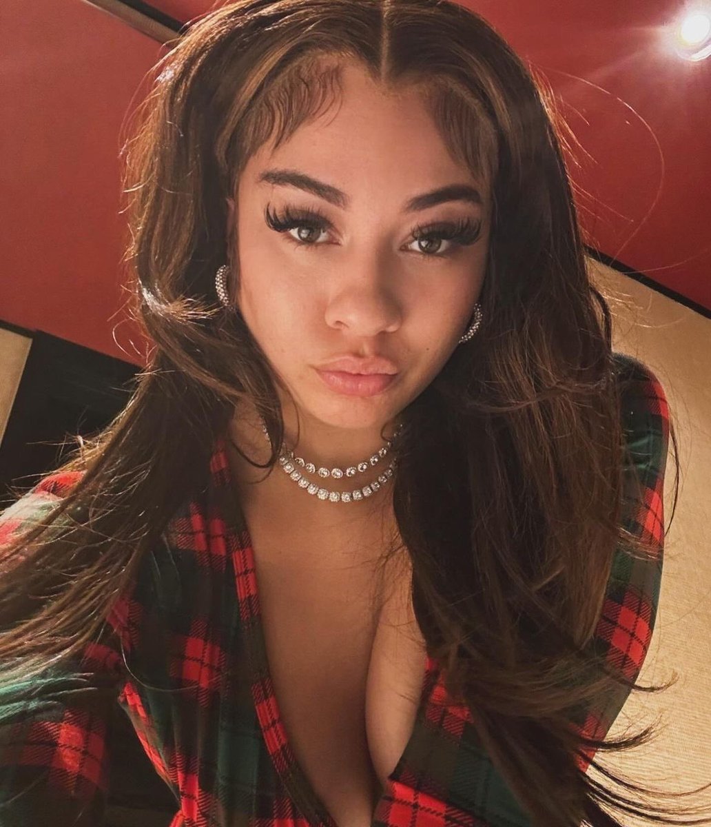 hvlykae's tweet photo. not finna reply to everyone but bareface: https://t.co/NWB0sAsmHB