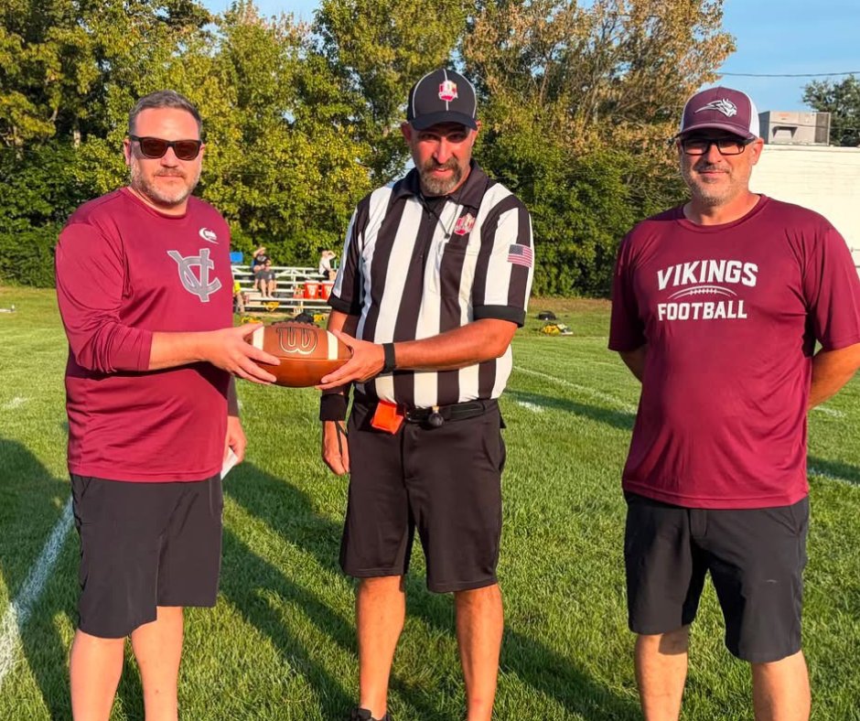 Atomic_CU's tweet photo. Atomic Credit Union was proud to sponsor the game ball for Vinton County Middle School football this week! We’re always grateful for the opportunity to support our local schools and communities. #ACU4U https://t.co/F5TyDPWHEP