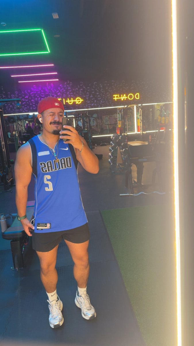 houseofjulius's tweet photo. peak workout today baby https://t.co/ZN4X6xaoAR