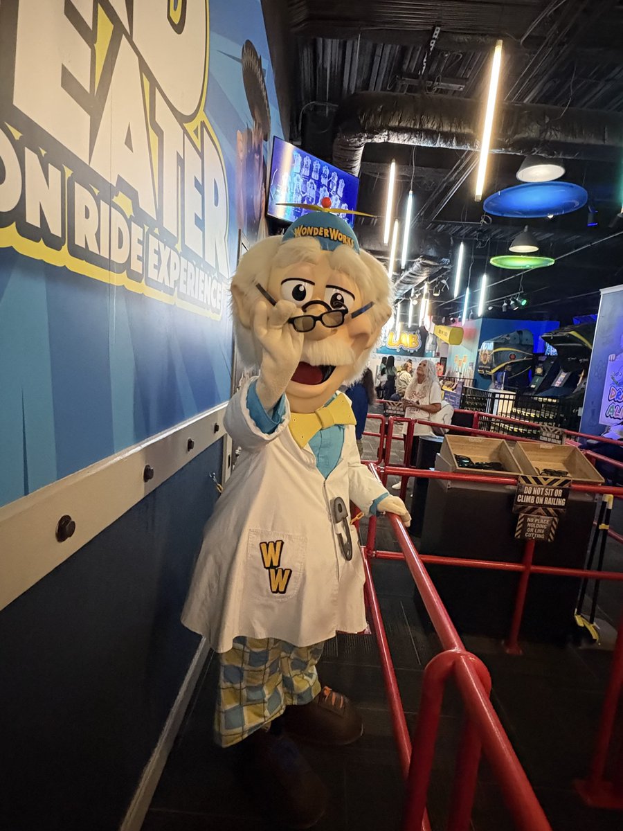 WonderWorksMB's tweet photo. Professor Wonder presents: How to experience the 6D XD Motion Theater! 🎥
Step 1 - Grab your 6D glasses.
Step 2 - Pick a seat and buckle up.
Step 3 - Enjoy the ride! https://t.co/4QRjag2ODL