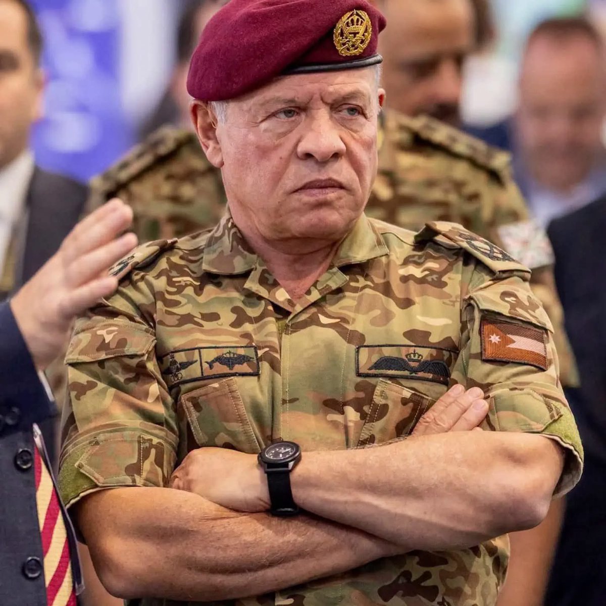 Alomari899's tweet photo. جلالة الملك القائد الاعلى للقواة المسلحه الاردنيه وزعيم الشرق الاوسط الله يمد بصحته ويبقى ذخرا لهذا الوطن 🇯🇴 https://t.co/wUtQ9twcnz