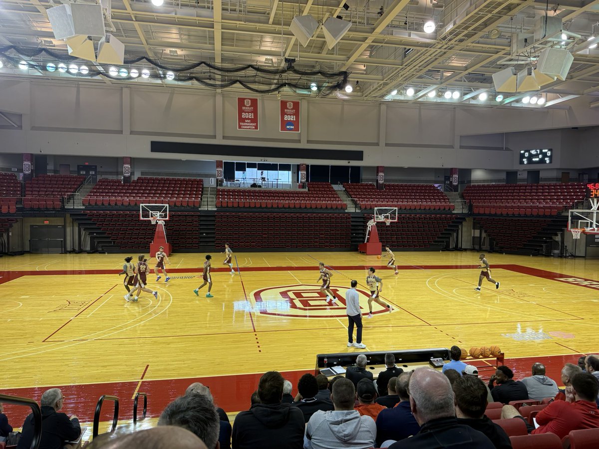 KanelandBBall's tweet photo. Spending the day @ibcacoaches Clinic at Bradley! Always great to hear new ideas to make the program better!! https://t.co/Q96Nk1G5mE