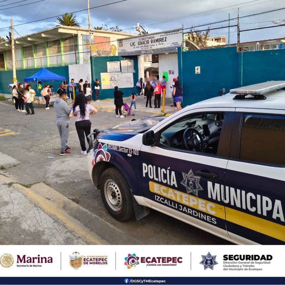 SeguridadEcatep's tweet photo. 𝗔𝗰𝗼𝗺𝗽𝗮ñ𝗮𝗺𝗼𝘀 𝗹𝗮 𝘀𝗮𝗹𝗶𝗱𝗮 𝗲𝘀𝗰𝗼𝗹𝗮𝗿 𝗲𝗻 𝗜𝘇𝗰𝗮𝗹𝗹𝗶 𝗝𝗮𝗿𝗱𝗶𝗻𝗲𝘀 𝘆 𝗝𝗮𝗿𝗱𝗶𝗻𝗲𝘀 𝗱𝗲 𝗹𝗼𝘀 𝗕á𝗲𝘇 | 𝗦𝗲𝗰𝘁𝗼𝗿 𝟭𝟯
Lee la nota completa aquí:🔗https://t.co/hDM0ogDUdl

#EcatepecCambioQueSeSiente #AzucenaCumple #Ecatepec #PolicíaDeEcatepec https://t.co/ltx0G0gead