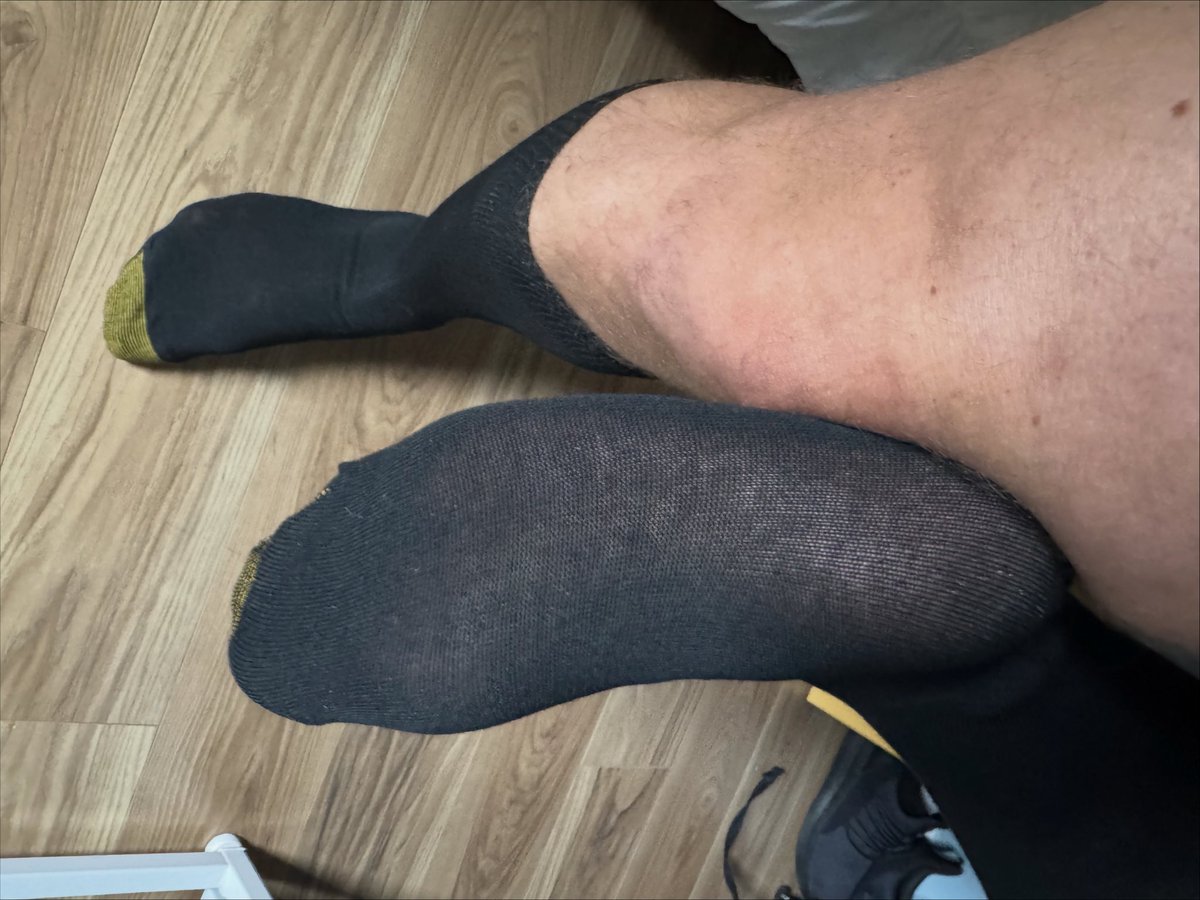 CubFt20's tweet photo. Gold toes for the sock fans 

#meninsocks #gaysocks #maledresssocks #mansocks https://t.co/1pGrAmpVoo