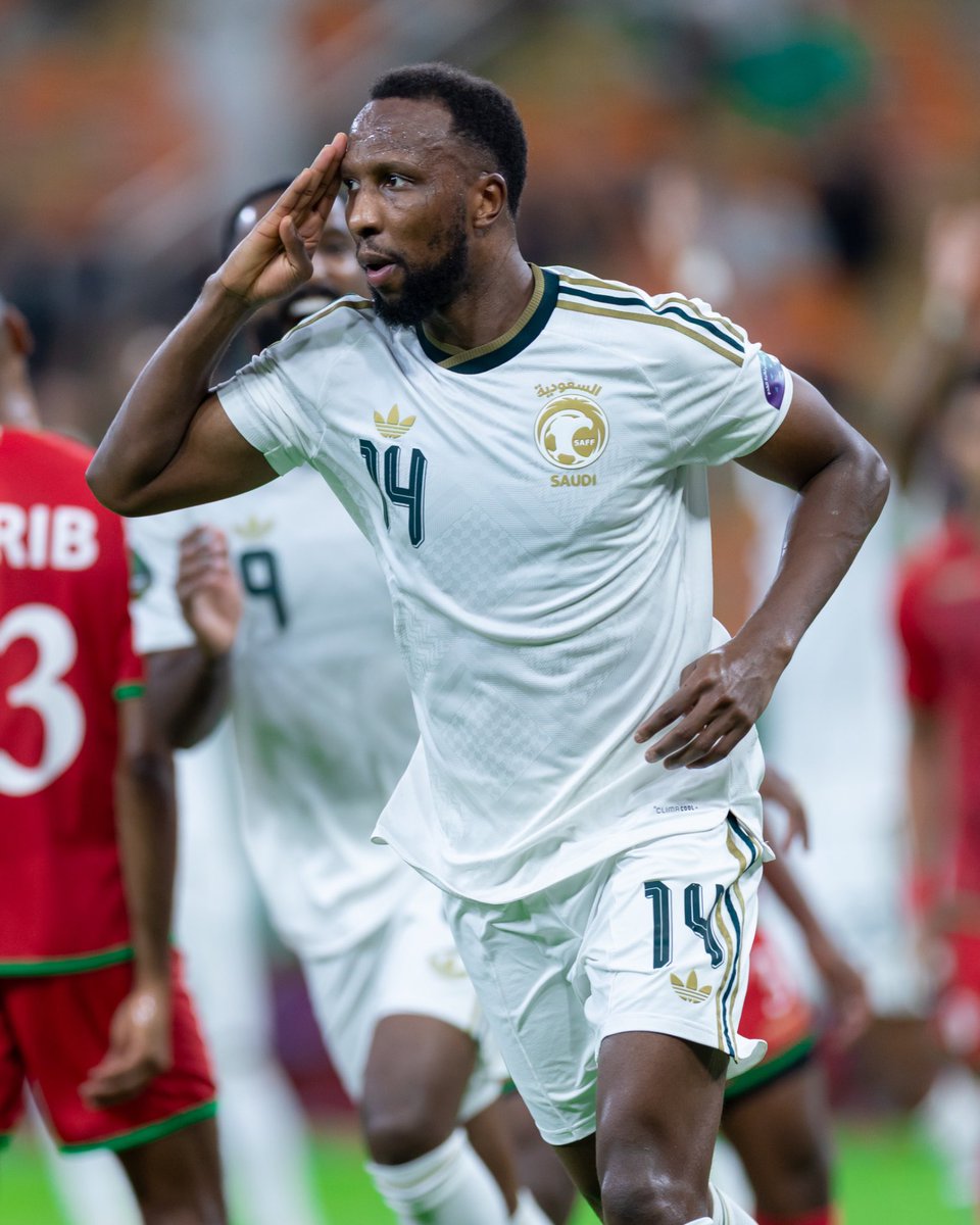 H_kadesh's tweet photo. الحمدلله على الفوز والتأهل 
أمام أشقائنا في المنتخب العُماني، وكل الشكر لجماهيرنا الغالية على دعمها وحضورها 🤍
خطوة مهمة ونكمل المشوار بإذن الله.. القادم أجمل 💪🏼🇸🇦

#السعودية_عمان
 #خليجي27 https://t.co/RFgyuF8Jm6