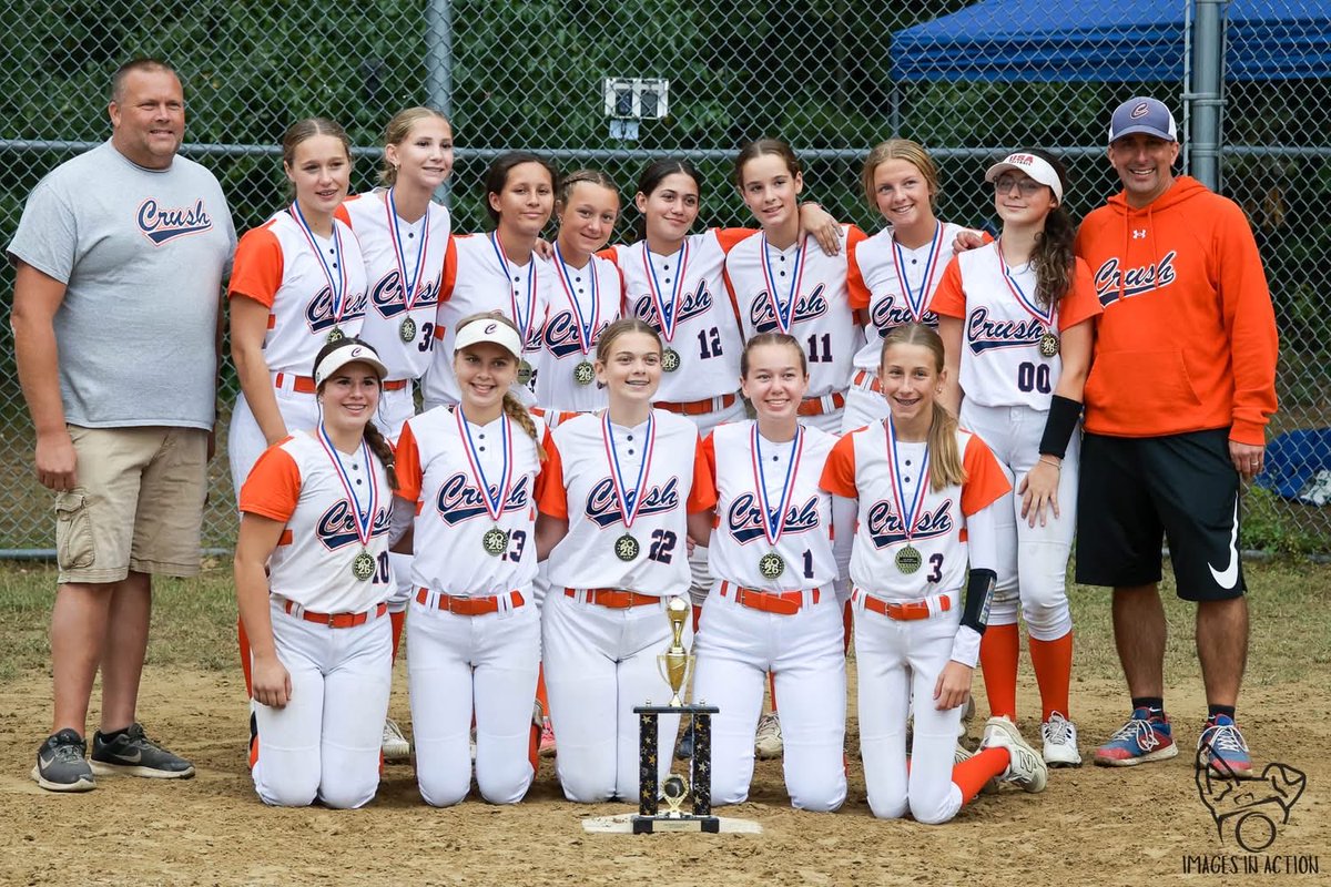 BellaMurphy2030's tweet photo. Last weekend, came up just short in championship , but had an amazing first tournament with this new team! @JohnBurnham32 

Played the whole weekend in center field and it was amazing to be back out there! Here are some clips from center, including a diving catch 🥎 
@PCNHCoach @TopPreps @Topsiswear @ExtraInningSB @PrepSoftball @LowellSunSports @LineDsoftball @RiverhawkSB @SunilSportsNews @raj_manjrekar @RecruitMatador @SBRRetweets