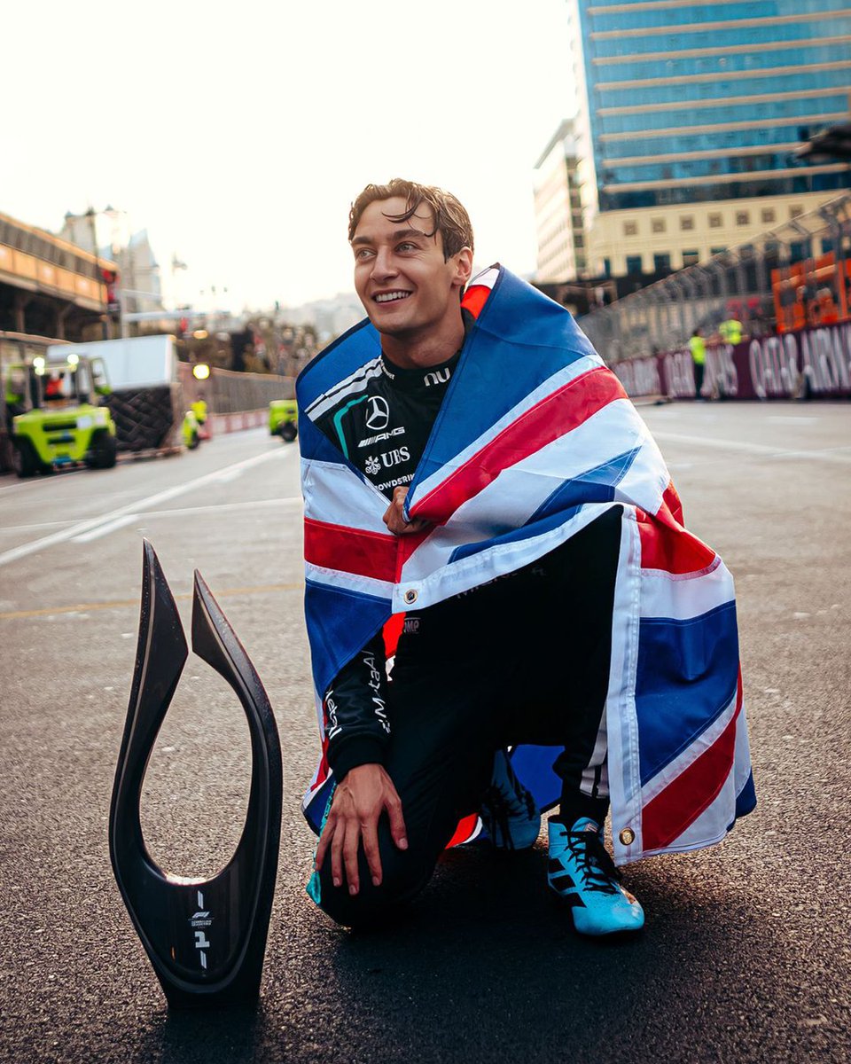 MercedesAMGF1's tweet photo. Amazing weekend. 

Baku, out. ✌️ https://t.co/KMMcjbENop