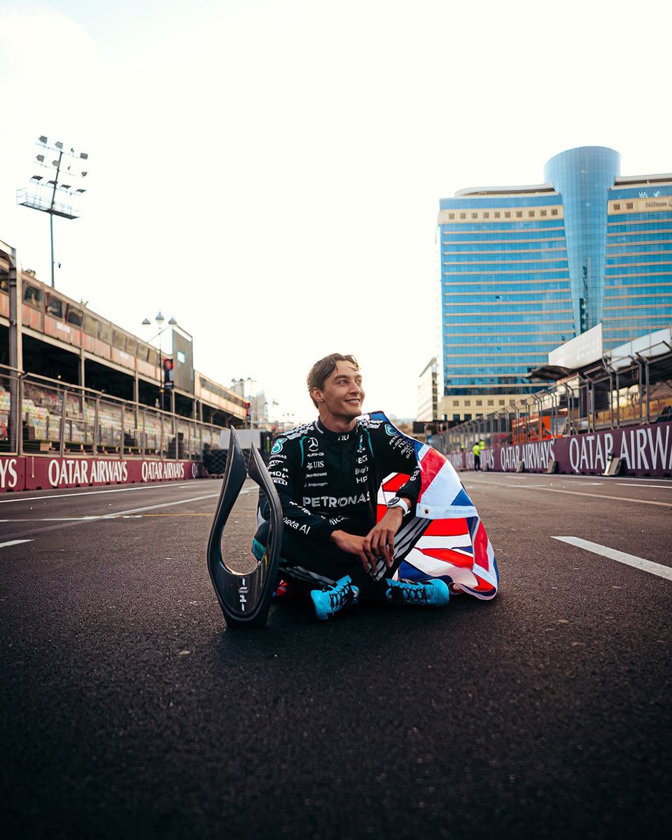 MercedesAMGF1's tweet photo. Amazing weekend. 

Baku, out. ✌️ https://t.co/KMMcjbENop
