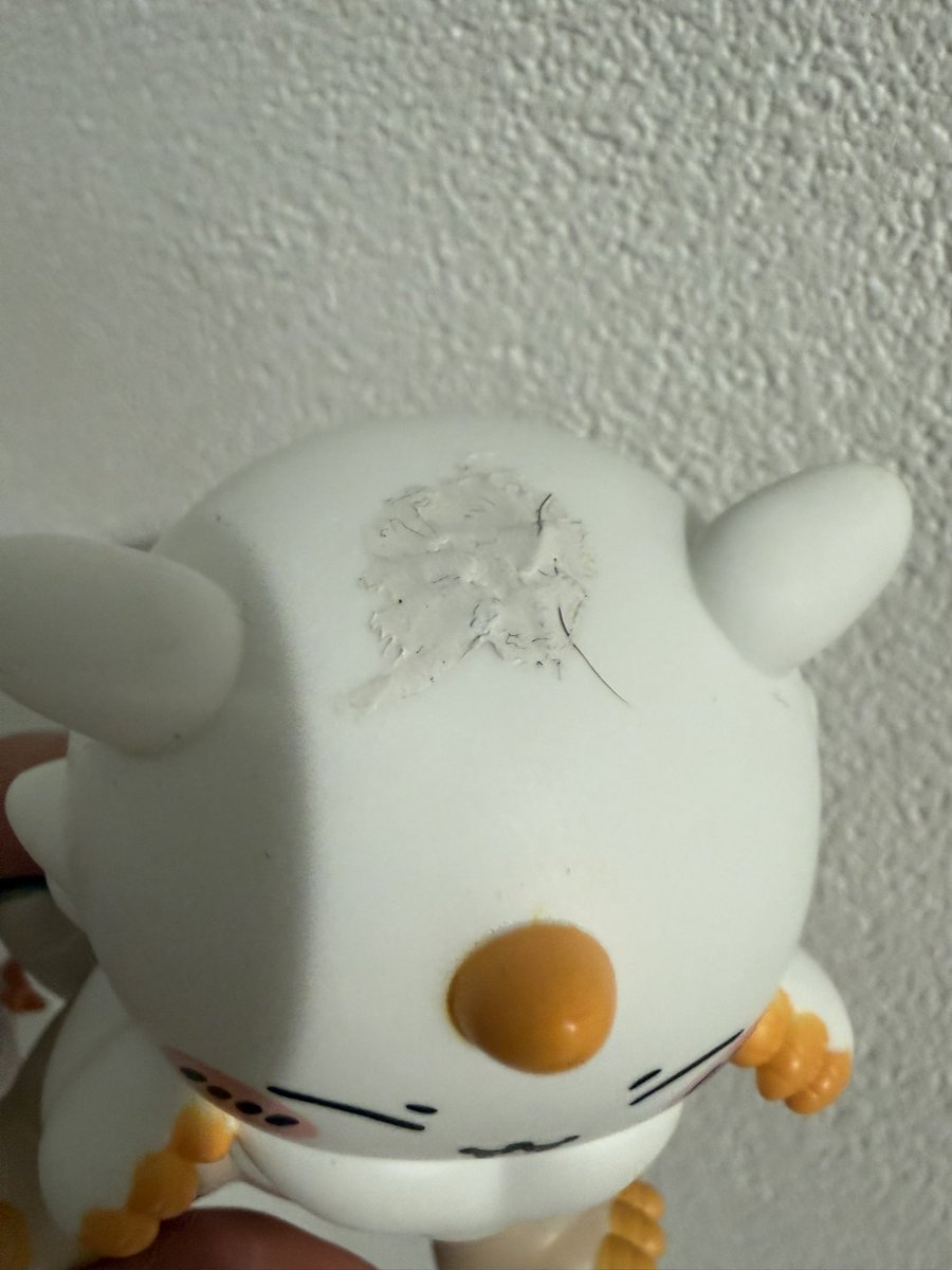 oniku0852's tweet photo. 許せない...

汚れや傷なしって書いてたのに！！！
人毛？パテで塗り込まれてて気持ち悪い！お金返して... https://t.co/XtFz7wrGcH