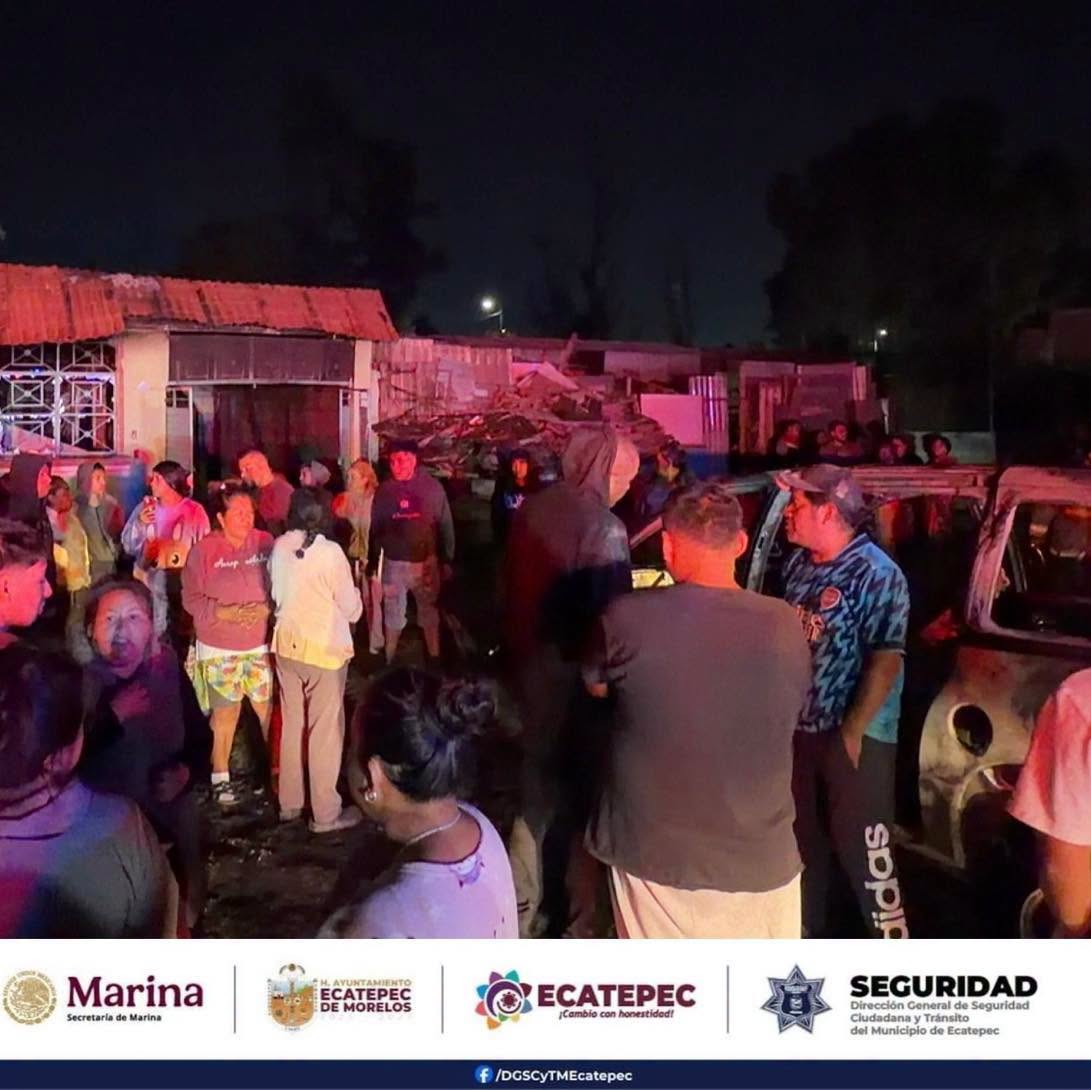 SeguridadEcatep's tweet photo. 𝗕𝗿𝗶𝗻𝗱𝗮𝗺𝗼𝘀 𝗮𝗽𝗼𝘆𝗼 𝗱𝘂𝗿𝗮𝗻𝘁𝗲 𝘂𝗻 𝗶𝗻𝗰𝗲𝗻𝗱𝗶𝗼 𝗲𝗻 𝘂𝗻 𝗱𝗼𝗺𝗶𝗰𝗶𝗹𝗶𝗼 | 𝗦𝗲𝗰𝘁𝗼𝗿 𝟭𝟬
Lee la nota completa aquí:🔗https://t.co/cXh6j3IK5G

#EcatepecCambioQueSeSiente #ElCambioSeSiente #AzucenaCumple #Ecatepec #PolicíaDeEcatepec https://t.co/M2CKHmm15H