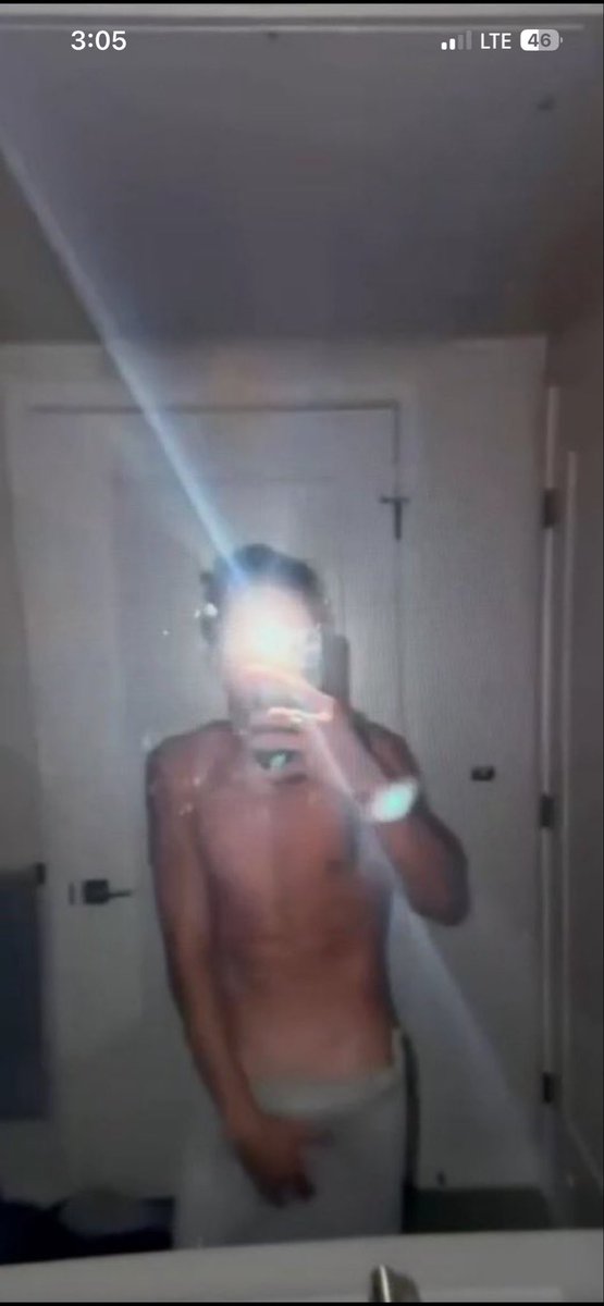 johnbarn34's tweet photo. Can someone send me Treys leaks? https://t.co/aQtE7GcAw9