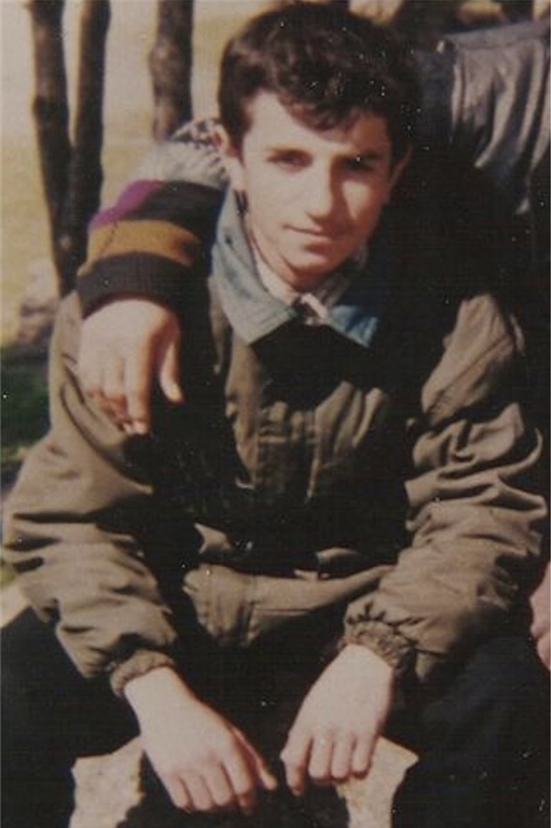 rrendzz___'s tweet photo. Şehîd Filozof Kemal - Cîgerxwîn Ay

Mêrdîn https://t.co/ByiVG152oB