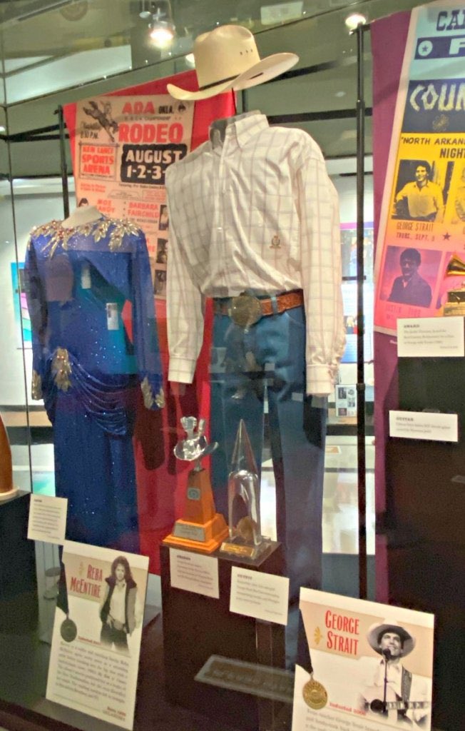 Paste_Values's tweet photo. @Ger_manicc @Dread_Botlord @stanman42069 He’s got a tiny little display. Meanwhile Taylor Swift has an entire tour bus 😂 https://t.co/B4yyPSkHam