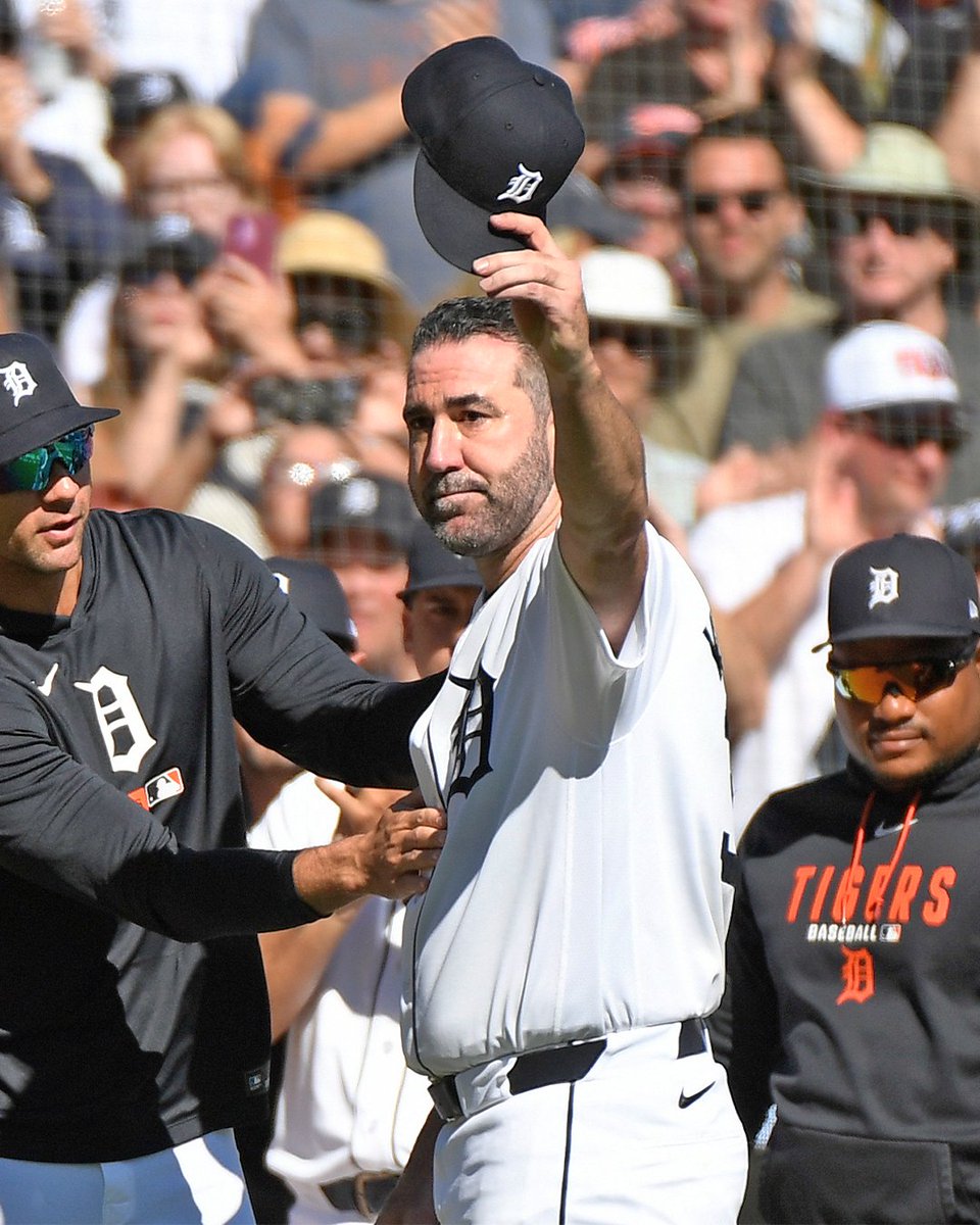 MLB's tweet photo. What a sendoff for Justin Verlander 🫡 https://t.co/vMJoX8h4Rw