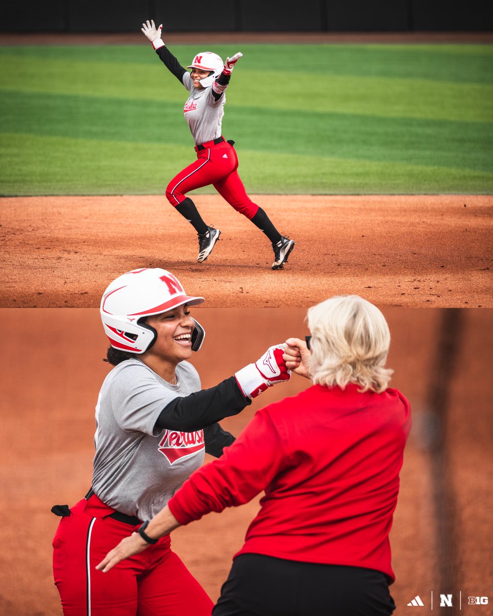 HuskerSoftball's tweet photo. Good day for a jog in the park.

@Natalia_Hill77's 2-run homer makes it 5-0 Big Red. https://t.co/jaKnxlY93T
